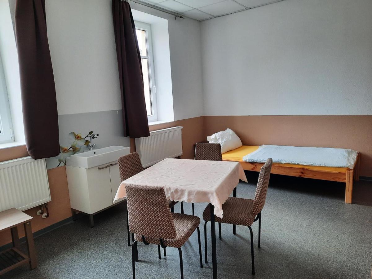 Fewo Finsterwalde Hostel Bagian luar foto